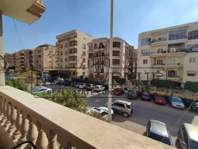 شقة ٣ غرف متشطبة تشطيب سوبر  لوكس للبيع فى النرجس El Narges