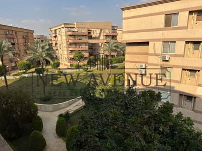 شقة ٣ غرف متشطبة فى الرحاب بموقع مميز بالمطبخ و التكييفات  تطل على مساحات خضراء فى الرحاب EL Rehab