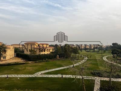 فيلا للبيع تطل على حديقة واسعة نصف تشطيب بمدينتي