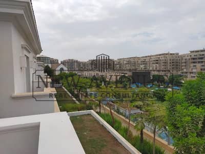 شاليه كلوب تشطيب كامل مع تكيفات وخزائن مطبخ