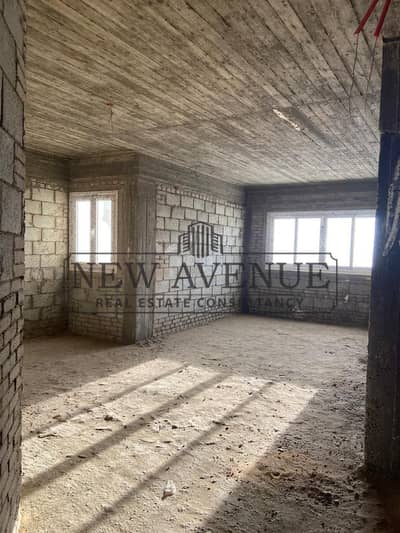 Apartment 275 sqm  in Mountain View Hyde Park  Ready to Move with Nanny Room