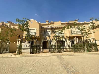 توين هاوس جاهز للسكن في موقع متميز للبيع في باتيو أورو القاهرة الجديدة Patio Oro من تطوير شركة لا فيستا للتطوير العقاري