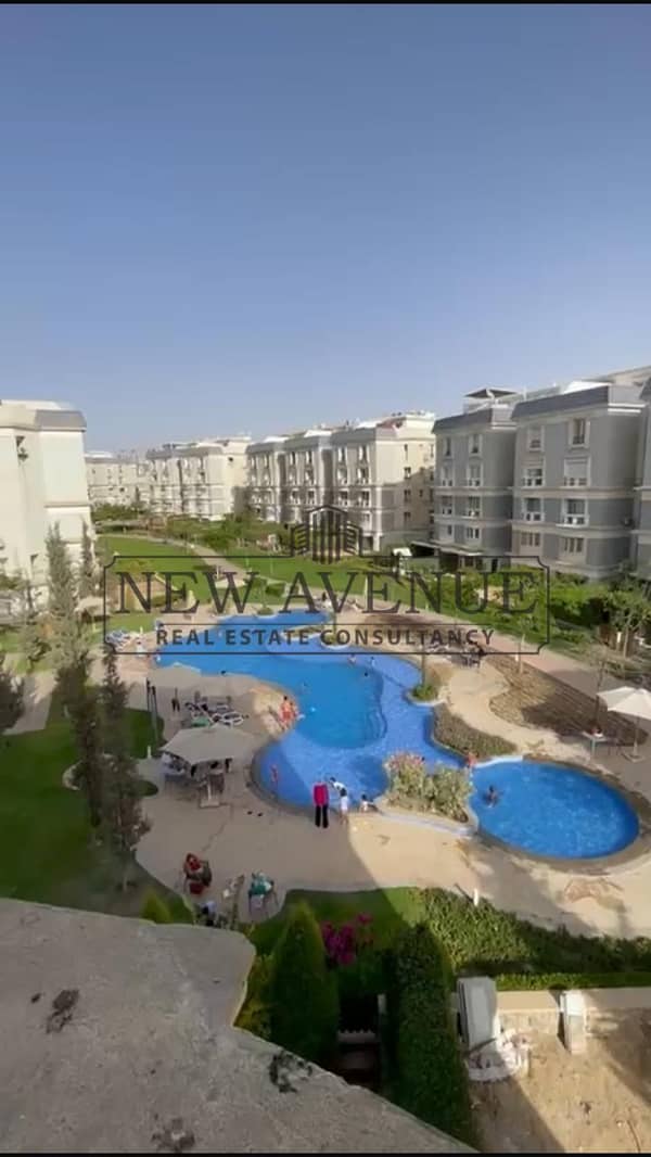 شقة للبيع فى موقع مميز بماونتن فيو هايد بارك علي حمام سباحة جاهزة للاستلام mountain view hyde park