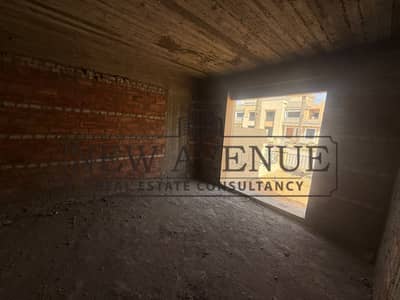 إس فيلا ٢٦٠م  + جاردن  للبيع في سراي  مستقبل  سيتي  in Sarai  Mostakbal City  جاهزة للاستلام