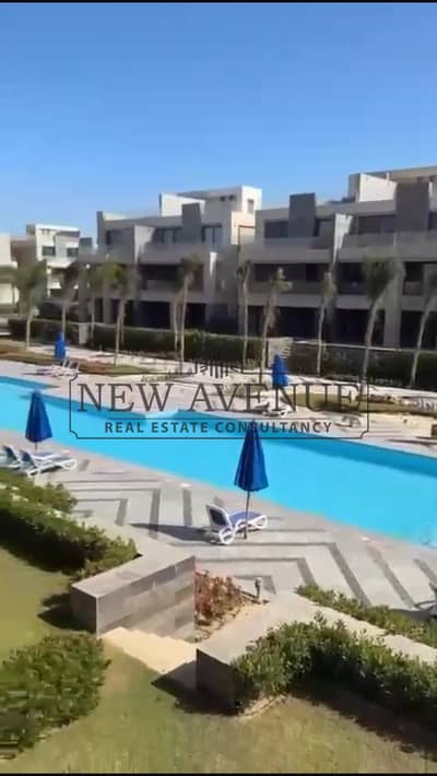 شاليه للبيع فو لافستا راى  at lavista ray  North Coast كامل التشطيب باقساط جاهز للاستلام يطل على حمام السباحه و مساحات خضراء