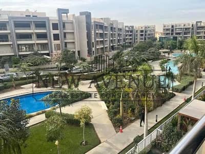 شقة للبيع تشطيب كامل استلام فوري في Midtown ميدتاون القاهرة الجديدة بموقع مميز قريب من الخدمات بسعر رائع