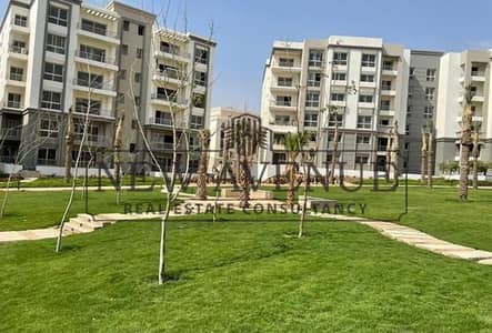 شقة أرضي مع حديقة في موقع مميز استلام خلال 3 أشهر في Hyde Park  هايد بارك التجمع الخامس تطل على البوكيت بارك بدون تشطيب مرحلة جراند بارك