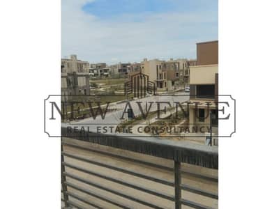 للبيع فيلا  توين هاوس  نيو جيزة  ٦ اكتوبر  NEW GIZA  استلام فوري  340 متر  نصف تشطيب  بإطلالة رائعة على الأهرامات في مرحلة  جولد كليف