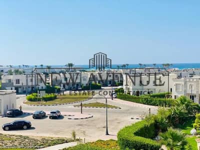 شاليه للبيع في امواج  الساحل الشمالي Amwaj  North Coast   الطابق الأول متشطب ومفروش بالكامل  استلام فوري  من شركة الاهلي صابور