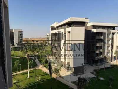 للبيع مدينتي شقه متشطبه بالكامل اول استخدام بمرحلة  MADINATY B15  تطل علي اللاندسكيب استلام فوري