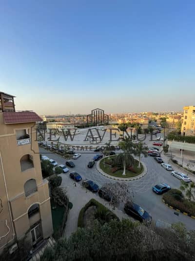 شقه بحري متشطبه جاهز للتسليم الفوري بسعر أقل من سعر السوق للبيع في كومبوند أمام بوابه ٦ الرحاب