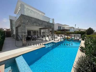 فيلا مستقلة كاملة التشطيب مع إطلالة على البحر في ألماظة باى almaza bay north coast  جاهزة للسكن  مساحة البناء 350 مترًا مربعًا
