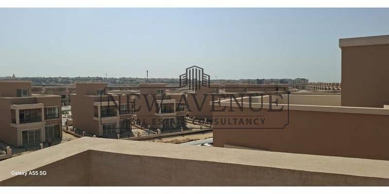 فيلا مستقلة جاهزة  للسكن بإطلالة مباشرة على البحيرة في تاج سيتي تاج فيل - القاهرة الجديدة  Taj city Taj ville من تطوير مدينة مصر