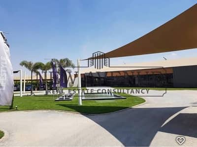 شقة تشطيب كامل بإطلالة لاندسكيب للإيجار في موقع مميز جدًا في مون ريزيدنس المراسم القاهرة الجديدة