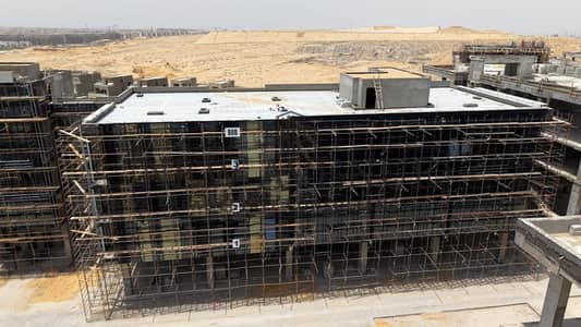 مكتب للإيجار في إيستمين  ٢٠٠٠ متر مربع