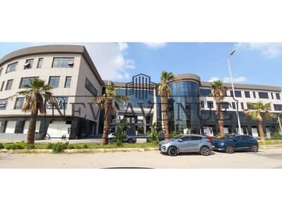 عيادة تشطيب كامل 80م في ايست هيل التجمع للبيع