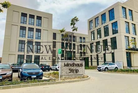 مكتب بمساحة ٧١  متر مربع للبيع في district 5 من شركه marakez  القاهرة الجديدة، مع مقدم 10% وإمكانية التقسيط علي 7 سنوات
