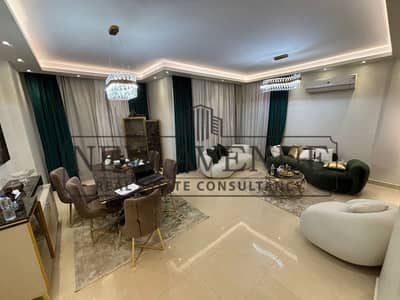 شقة  3 غرف ارضي بحديقة 300 متر متشطبة بالمطبخ و التكيفات
