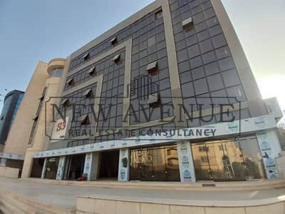 محل تجاري 200م تشطيب كامل في التجمع للايجار