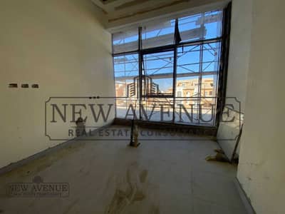 عيادة 52م تشطيب كامل في Three Sixty التجمع  For Rent At Three Sixty By LMD New Cairo