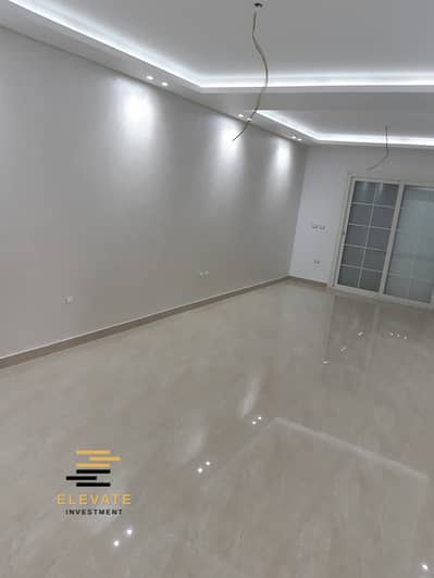 Apartment 140m semi furnished  for rent at regents park compound new cairo super lux finished