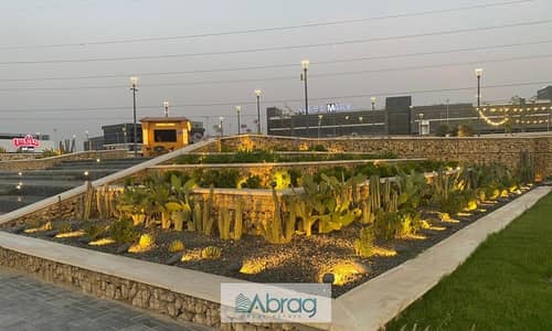 For sale, an office of 65m directly on the axis with West Mark on installments