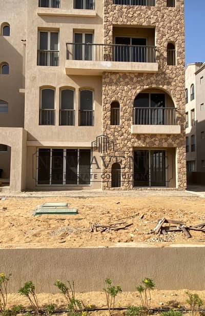 دوبلكس بحديقة 200 متر نصف تشطيب فى جرين سكوير