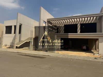 فيلا فاخرة صف أول جولف للبيع في قطامية ديونز – إطلالة لا تُضاهى