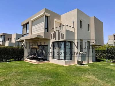توين هاوس استلام فورى متشطب بالكامل ثالث صف على اللاجون بالمطبخ و التكييفات و الشاتر و السخانات فى ارقى كمبوند فى العين السخنة