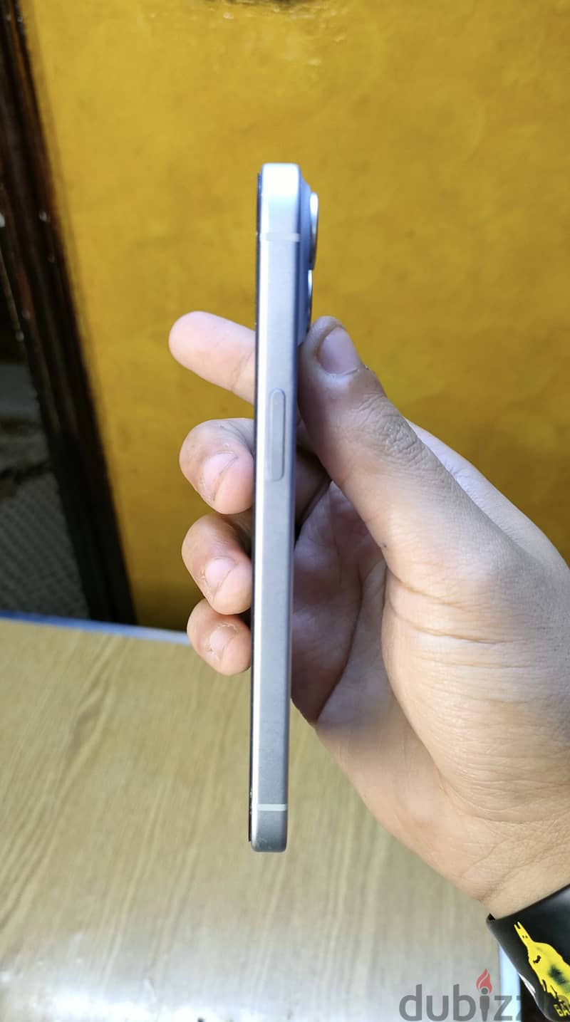 IPhone 15 4