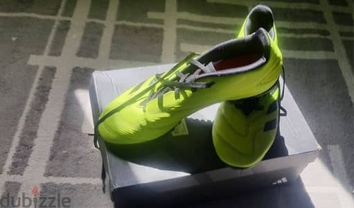اديدس Adidas Predator اصلي لون فسفوري مقاس40