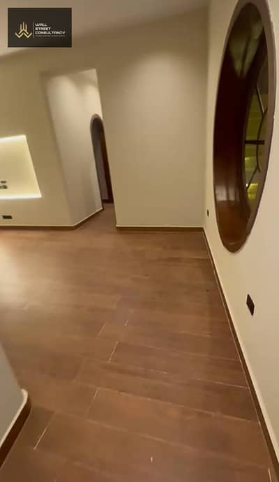 شقة بيزمنت للايجار سكنى بالياسمين 3 التجمع الأول تشطيب الترا سوبر لوكس (أول سكن)