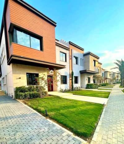 عرض خاص ! لـ اخر تاون هاوس ! بسعر ممتاز في كمبوند ازار القاهره الجديده بجوار ميفيدا ، هايد بارك التجمع الخامس متاحة للمعاينة