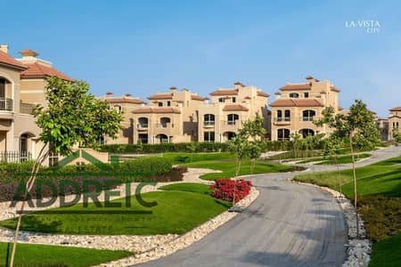 فيلا B في La Vista City جاهزة للاستلام، 303م مباني و366م أرض، 3 غرف، تشطيب كامل، مقدم 20% وتقسيط 8 سنوات، فرصة قوية للسكن والاستثمار