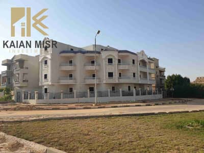 Exceptional apartment on the third floor, immediate delivery, near the Suez Road, in the most upscale neighborhoods of villas.