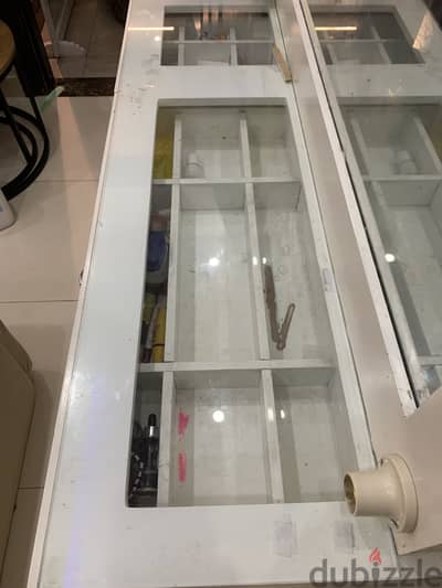 تسريحه  بفريم مرايه فقط  المرايه نفسها  انكسرت