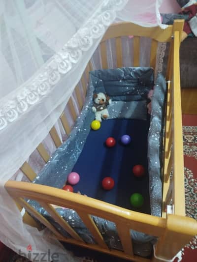 سرير اطفال بملاهى