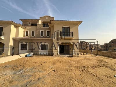 Twin house villa for sale in City Gate Opal phase with a large garden and a very prime location overlooking greenery ready to deliver