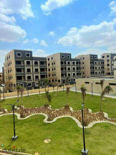 شقة لقطة للبيع استلام فوري بجوار الجامعة الامريكية مباشرة ودقايق من التسعين الجنوبي