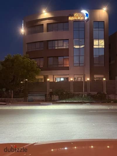 مصنع ملابس يصلح كيماوي منظفات مستحضرات كوزمتك في التجمع للايجاربالتجمع