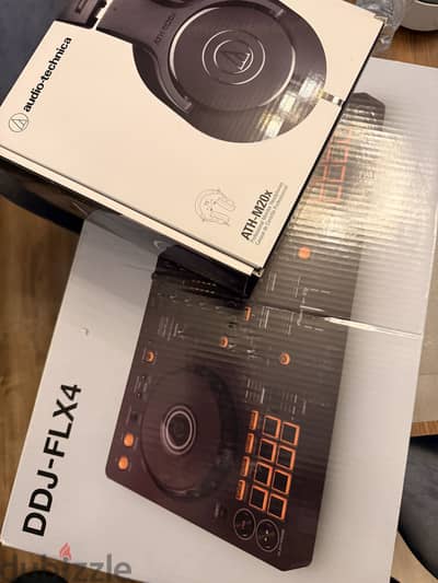 Pioneer DDJ FLX4 Mint condition with box