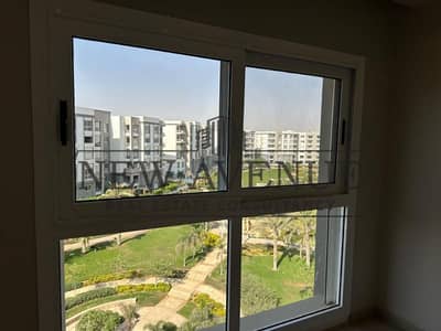 Fully finished apartment delivered with high end finishing and overlooking greenery and landscape for sale in Hyde Park Fully finished apartment delivered with high end finishing and overlooking greenery and landscape for sale in Hyde Park