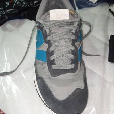 New Balance 237