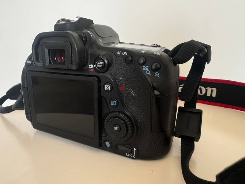 CANON 80D 1