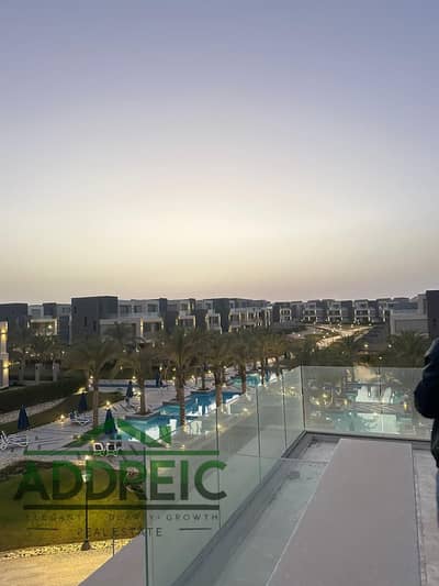 تاون هاوس C في La Vista City جاهز للاستلام، مساحة 253م مباني و288م أرض، 3 غرف، تشطيب كامل، مقدم 10% وتقسيط 8 سنوات، فرصة قوية للسكن والاستثمار