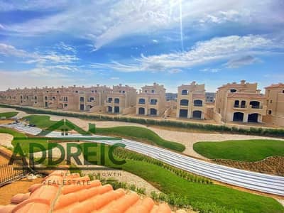 تاون هاوس M جاهز في La Vista City، مساحة 228م مباني و210م أرض، غرفتين، تشطيب كامل، مقدم 10% وتقسيط 8 سنوات، فرصة قوية للسكن والاستثمار