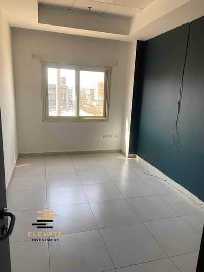 Clinic for rent in Elegantry mall