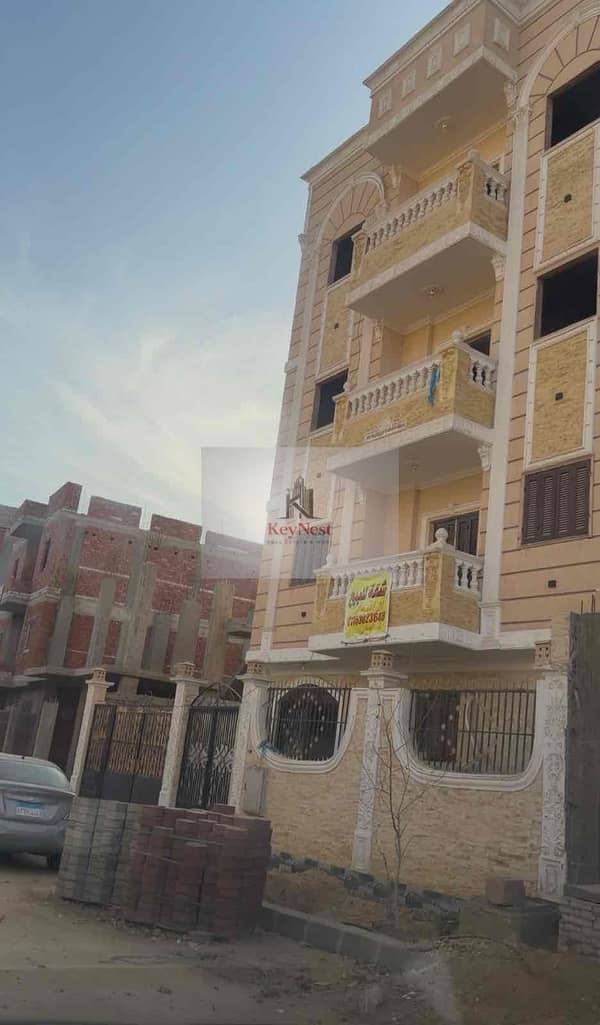 منزل كامل للبيع | فى موقع مميز بالعبور الجديدة  | بجوار مول الكرامة وسكن مصر | بدروم + 4 أدوار | جاهز وعايش وخالص بدون أقساط  | ريسيل من المالك مباشرة