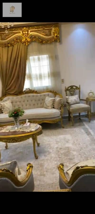 شقة للبيع في حي النادي بمدينة الشروق  تقع في "حي النادي متشطبة سوبر لوكس