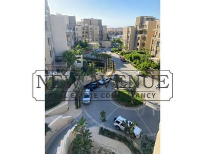 أقل سعر دوبلكس في فيليدج جيت بالم هيلز مساحة 210م | 3 غرف | تشطيب كامل | 3 تراسات | إطلالة مفتوحة على اللاندسكيب | جاهز للاستلام